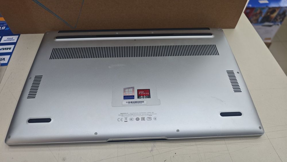 Ноутбук Honor BHR-WAP9HNRP; Ryzen 7 3700U, Radeon RX Vega 10, 16 Гб, 512 GB, Нет