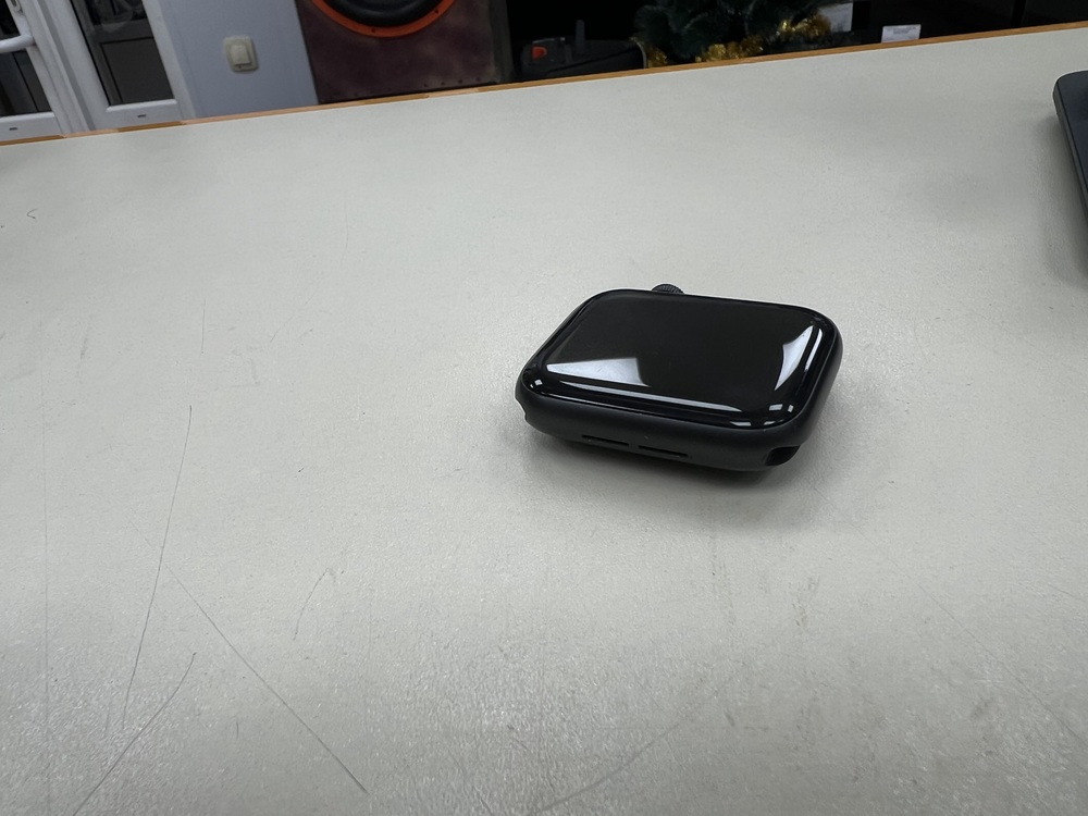 Смарт-часы Apple Watch SE 2020 44mm
