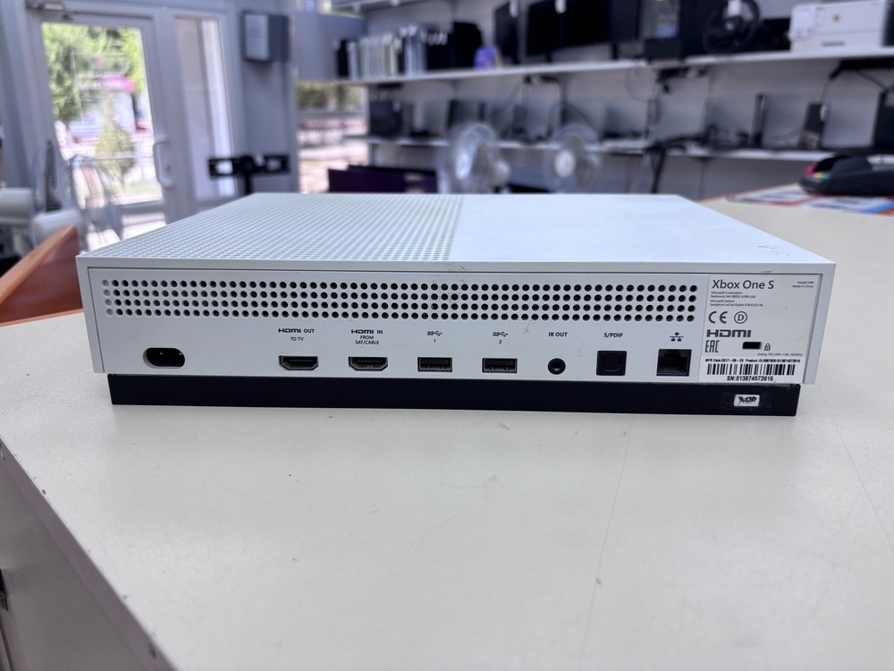 Игровая приставка Xbox One S 500Gb