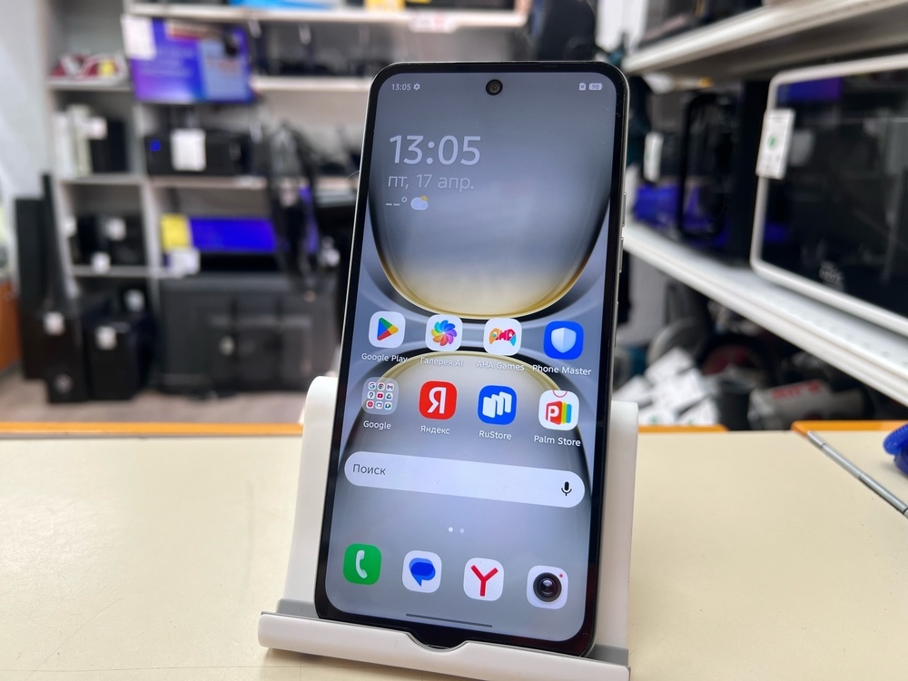 Смартфон Tecno Spark 40C 4/128