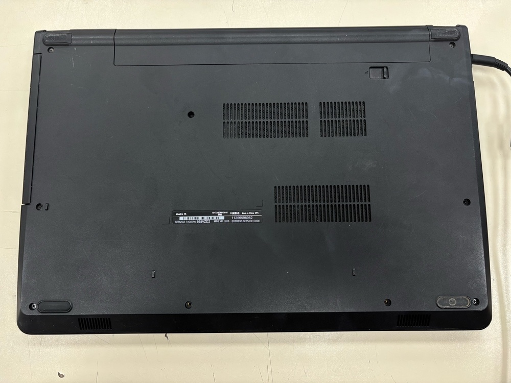 Ноутбук DELL; Core i5-7200U, Radeon R5 M420, 8 Гб, Нет, 1 Tb