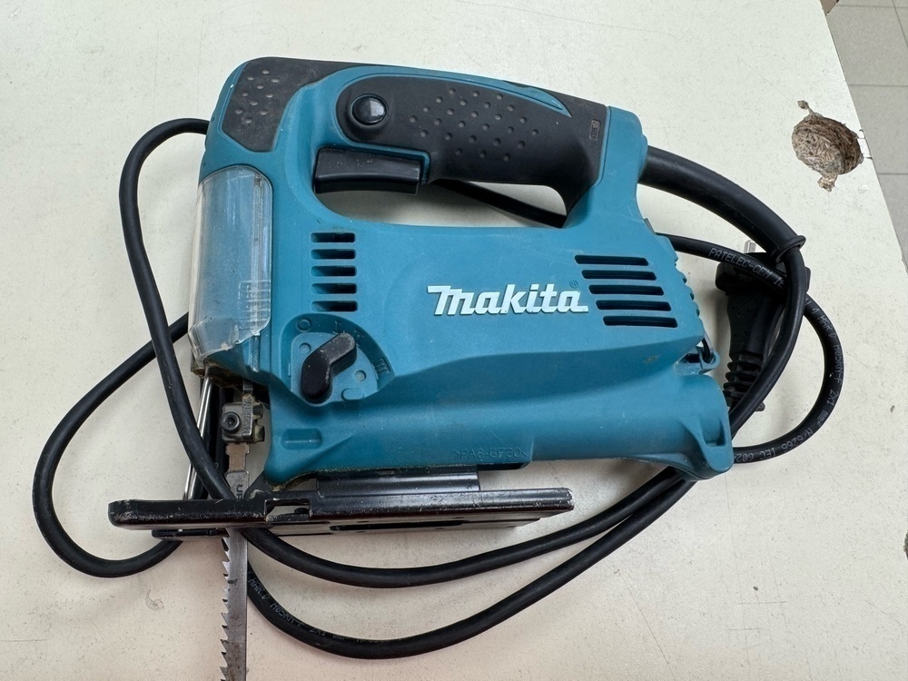 Лобзик Makita 4328