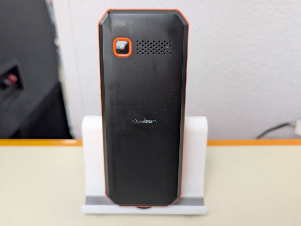 Смартфон Philips Xenium X300