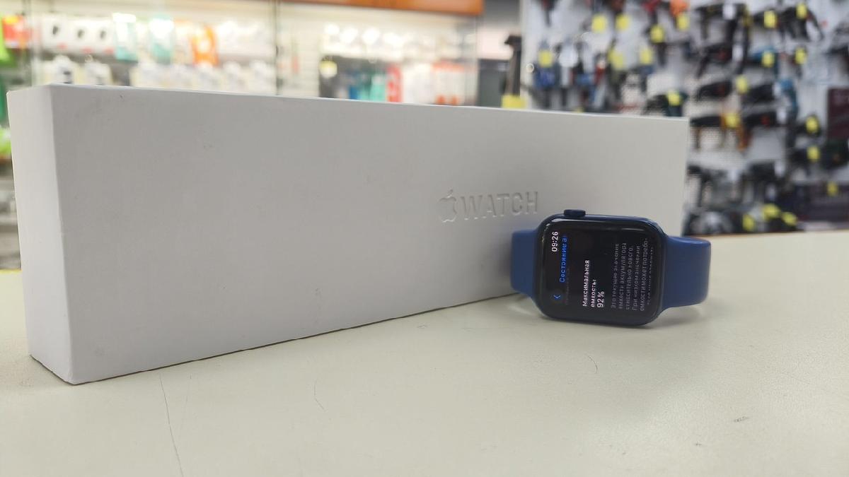 Смарт-часы Apple Watch Series 6 44 мм