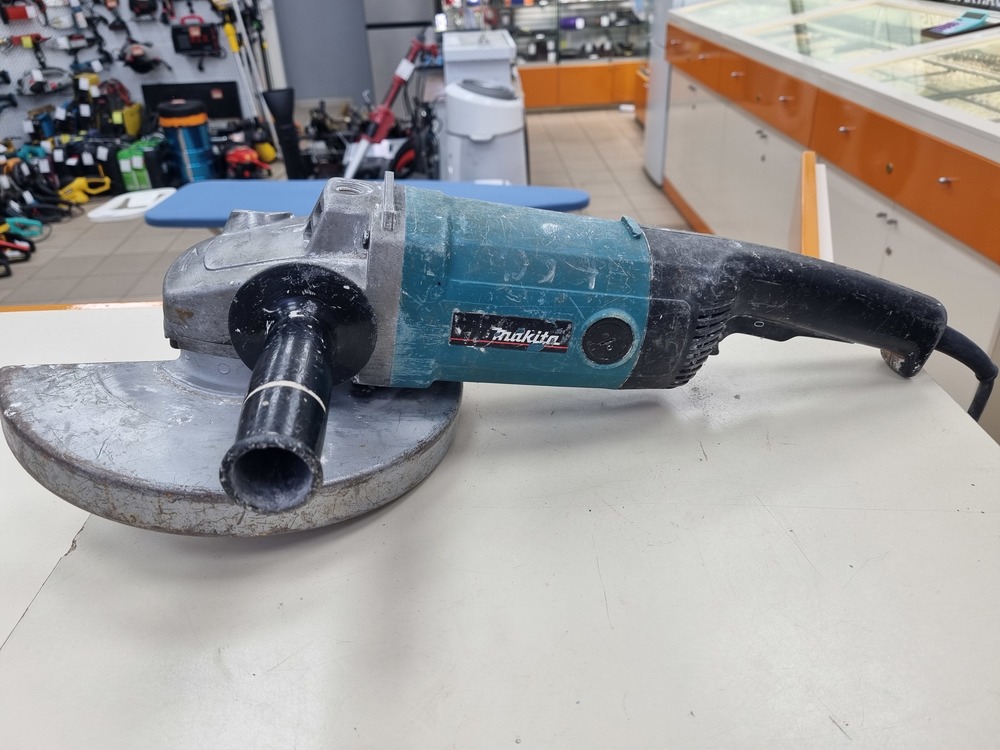 Угловая шлифмашина Makita 9069/230