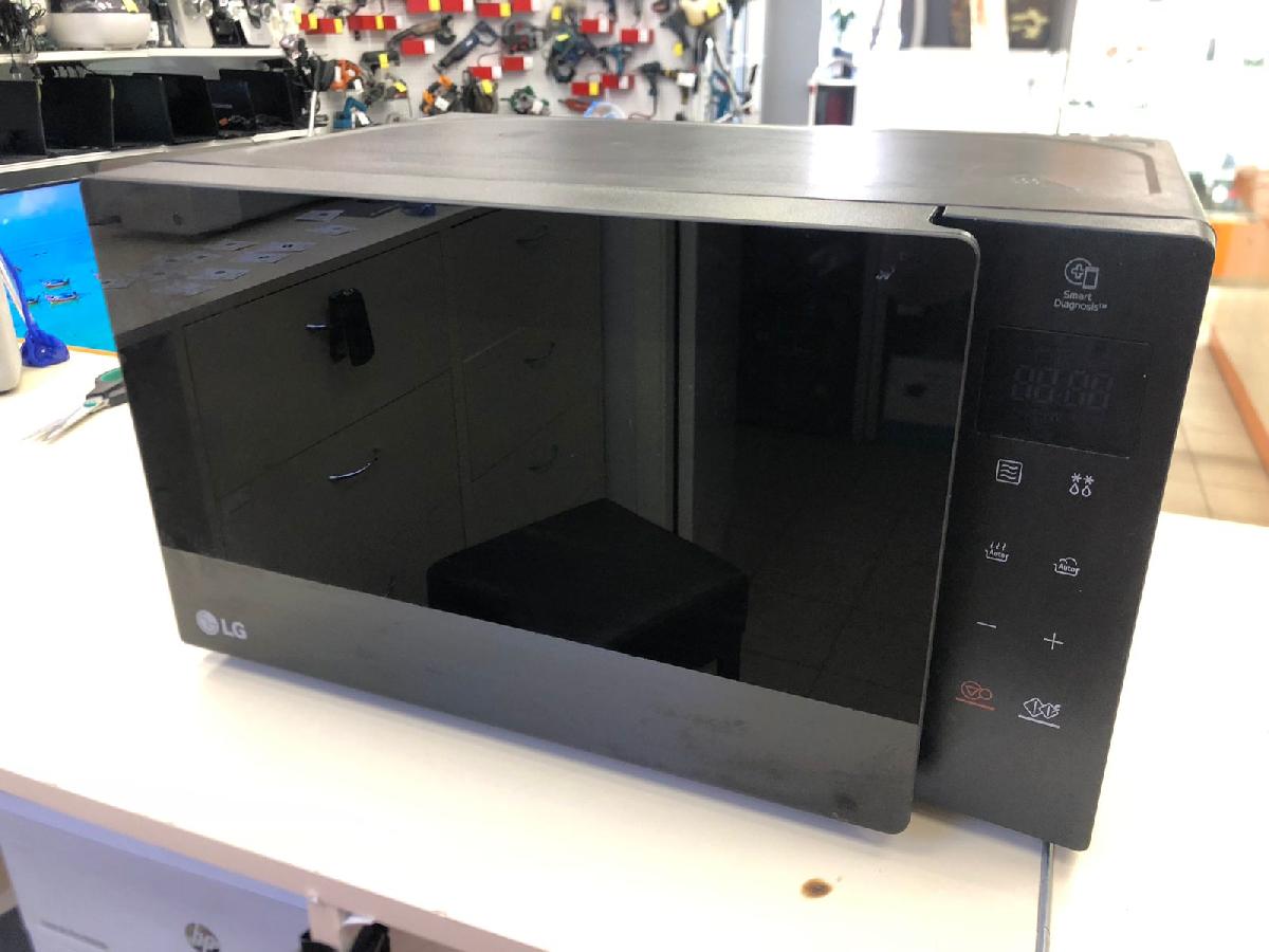 Микроволновая печь LG MS2032GAS