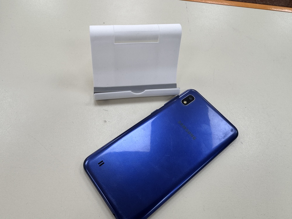 Смартфон Samsung Galaxy A10 2/32