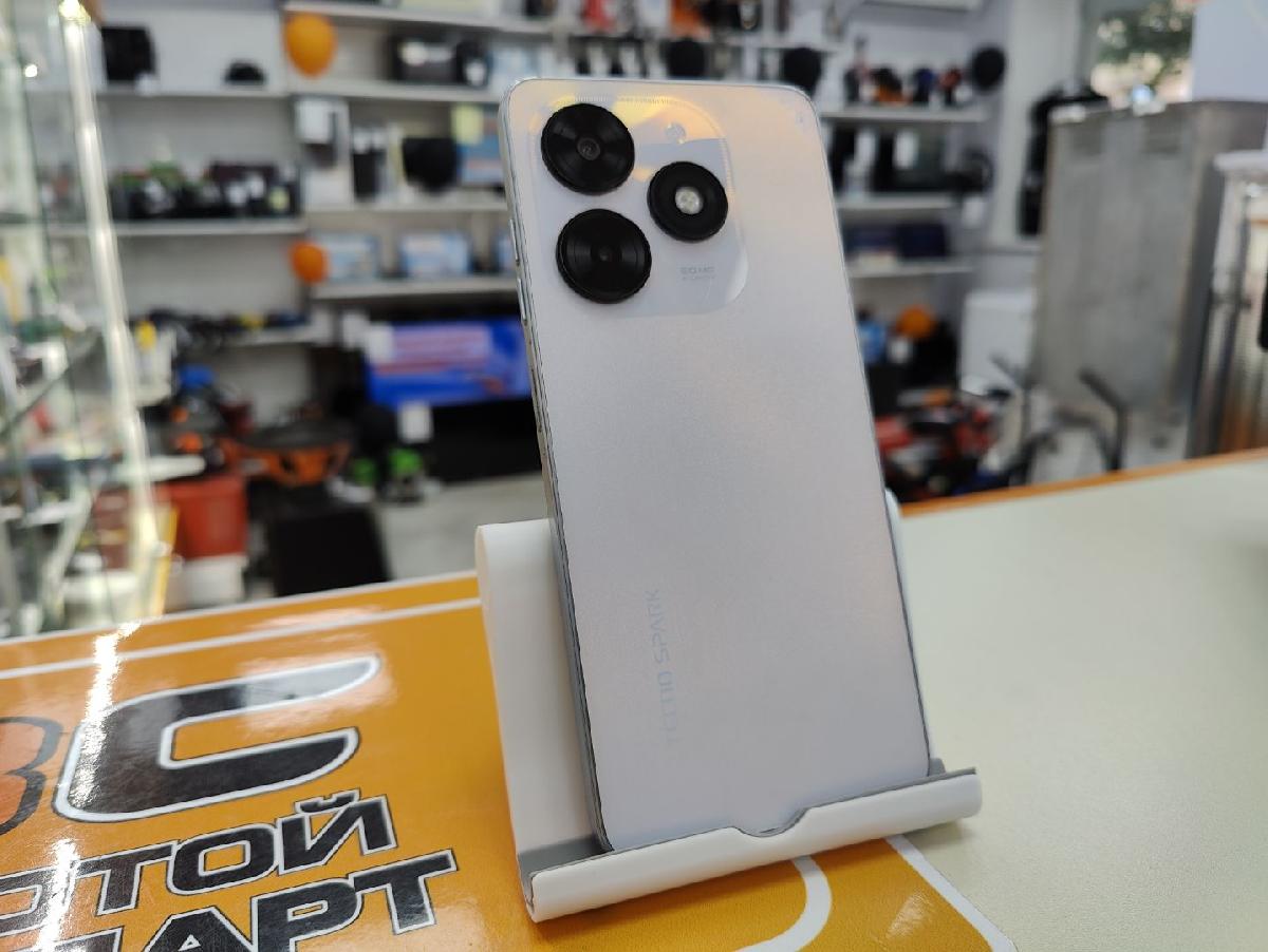 Смартфон Tecno Spark 20C 4/256