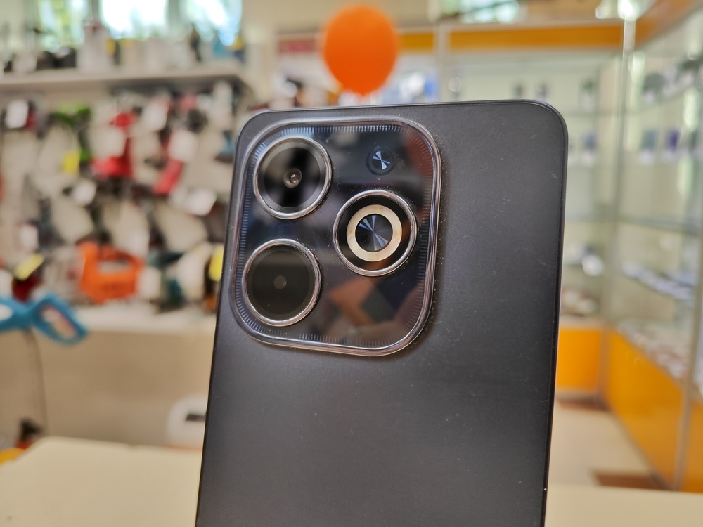 Смартфон Infinix HOT 40i 8/128