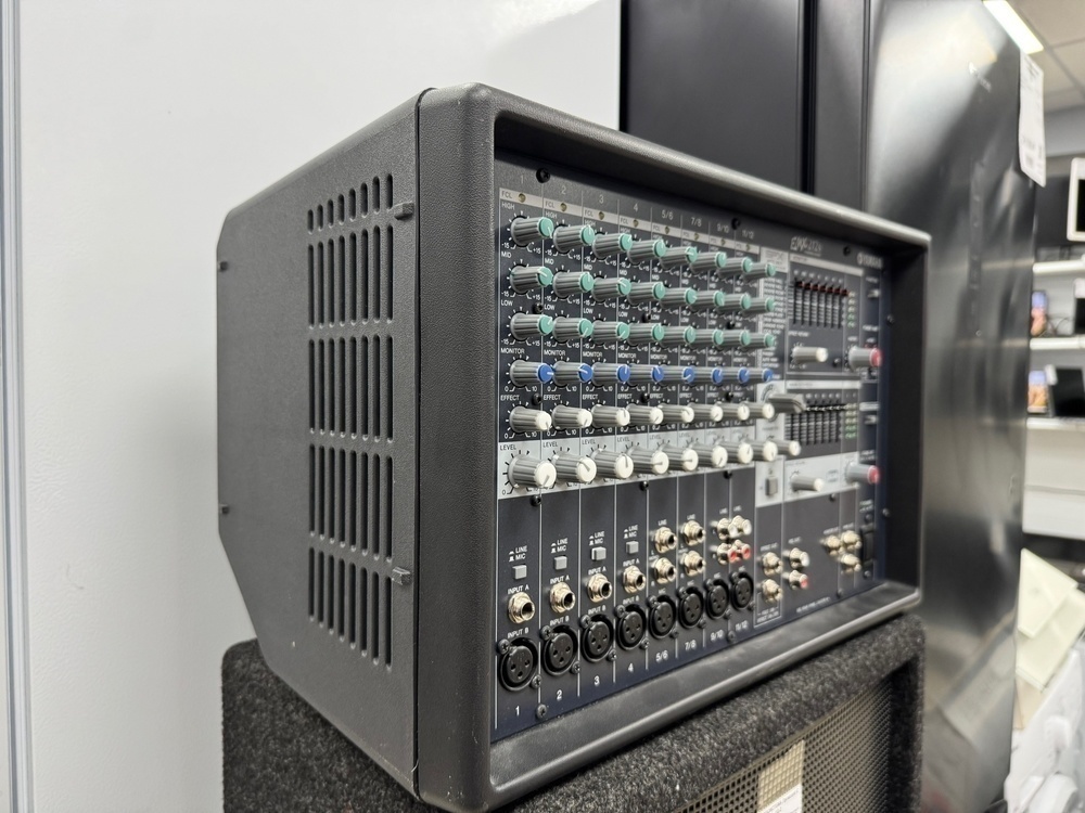 Микшерный пульт Yamaha EMX212S