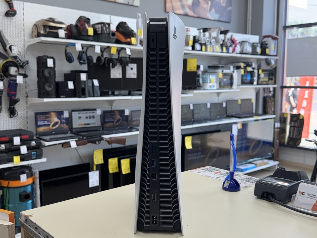 Игровая приставка PlayStation 5 825Gb (С дисководом)