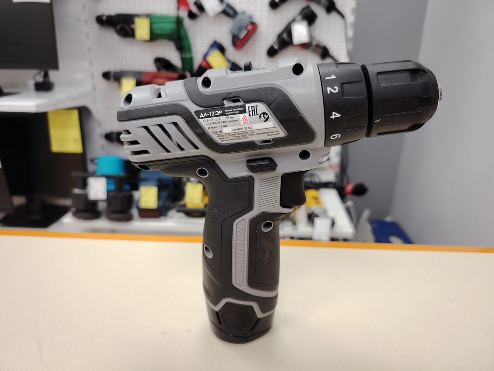 Шуруповерт Интерскол ДА-12ЭР;