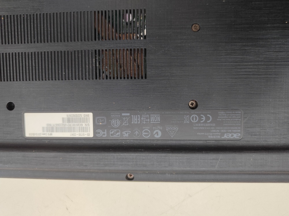 Ноутбук Acer; Core i3-4005U, GeForce 920M, 4 Гб, 256 Гб, Нет