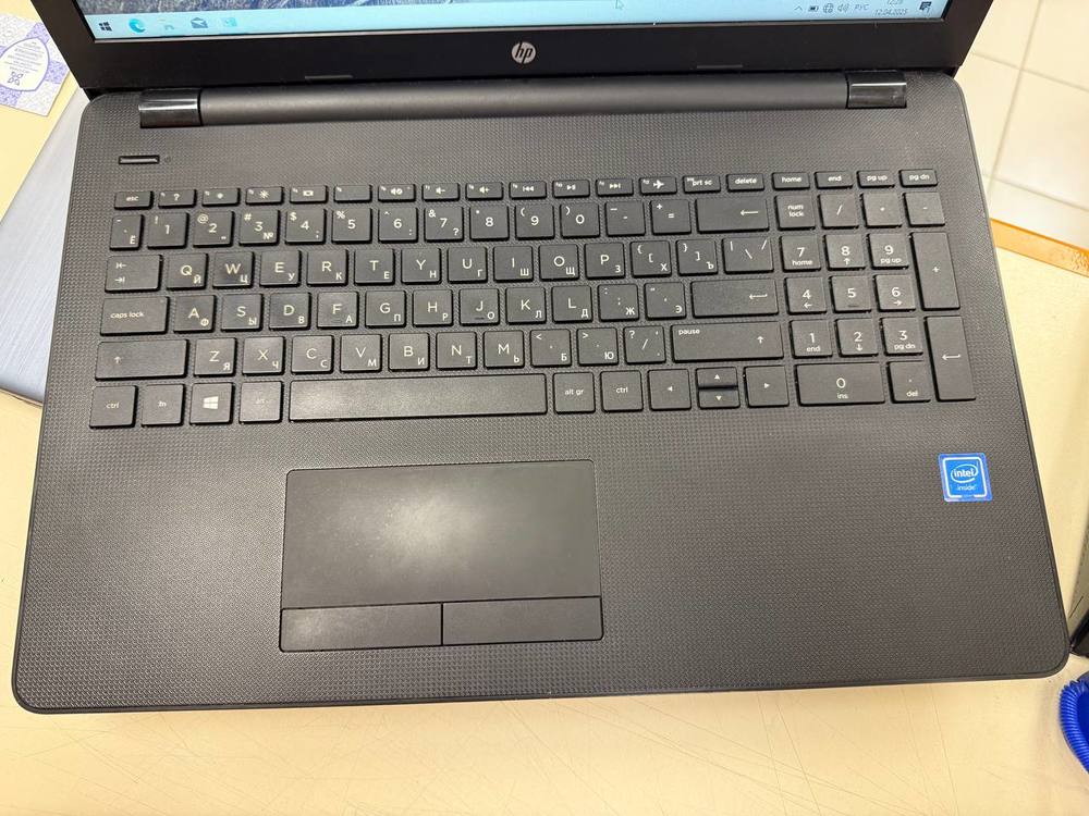 Ноутбук HP 14-bs000uf; Celeron N3060, HD Graphics, 4 Гб, Нет, 250 Гб