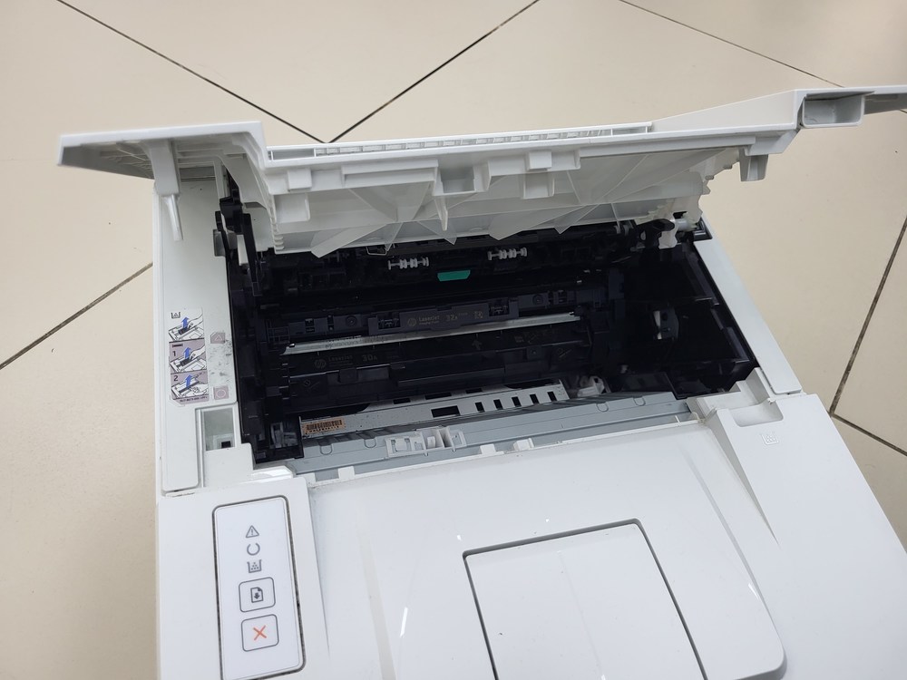 Принтер HP Jet pro  M203dn