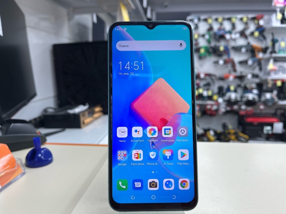 Смартфон Tecno Spark 8C 4/64