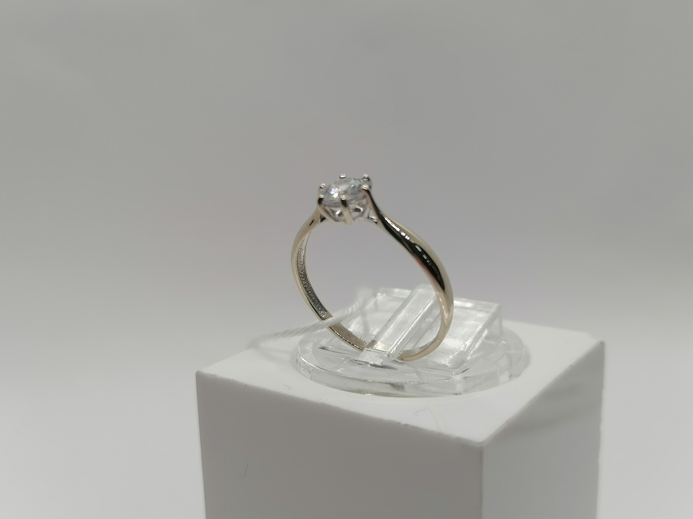 КОЛКМ585 КОЛЬЦО С КАМНЕМ (Au 585) КОЛКМ585 КОЛЬЦО С КАМНЕМ (Au 585)