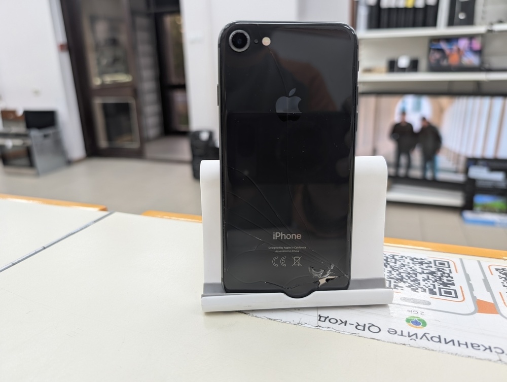 Смартфон Apple iPhone 8 64Gb