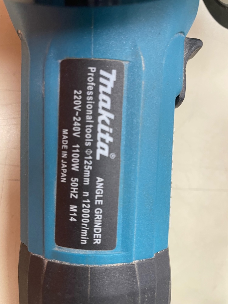 Угловая шлифмашина Makita 816