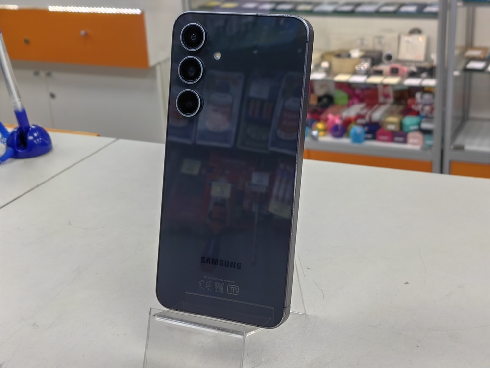 Смартфон Samsung Galaxy S24 FE 8/256