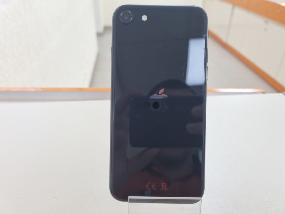 Смартфон Apple iPhone SE 2020 128Gb