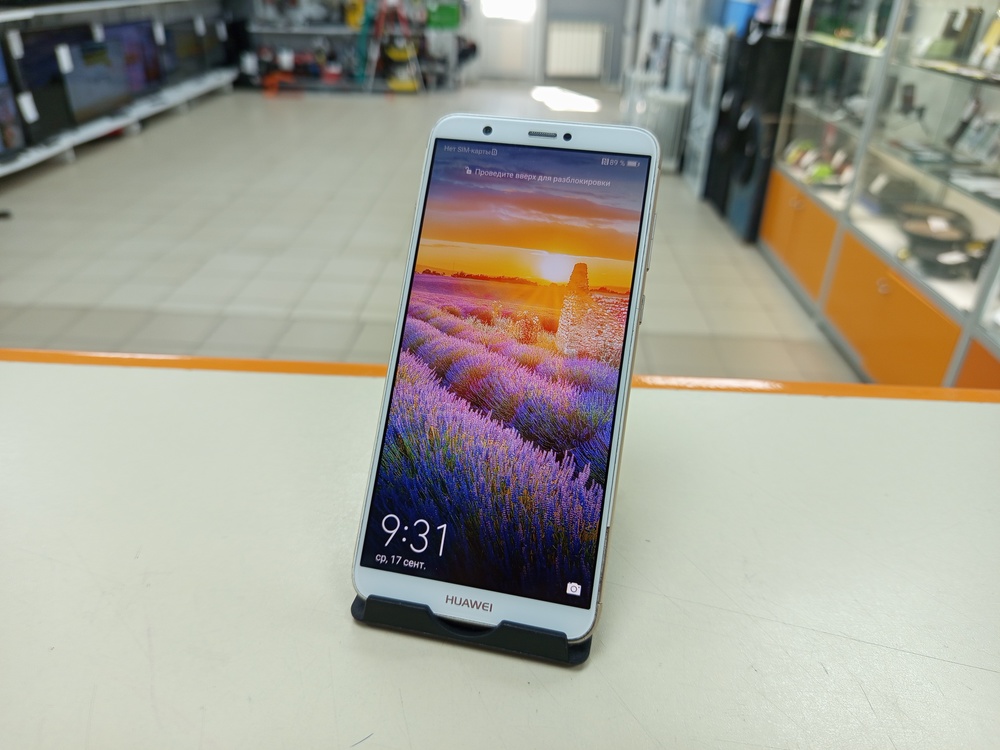 Смартфон Huawei P Smart