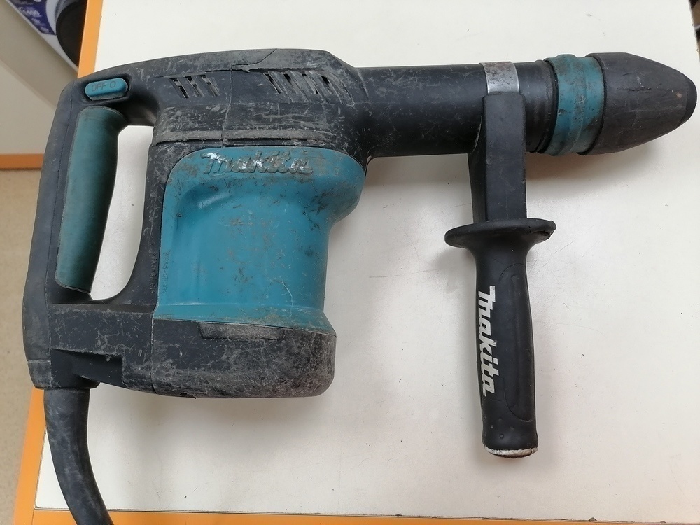 Отбойный молоток Makita HM0870C