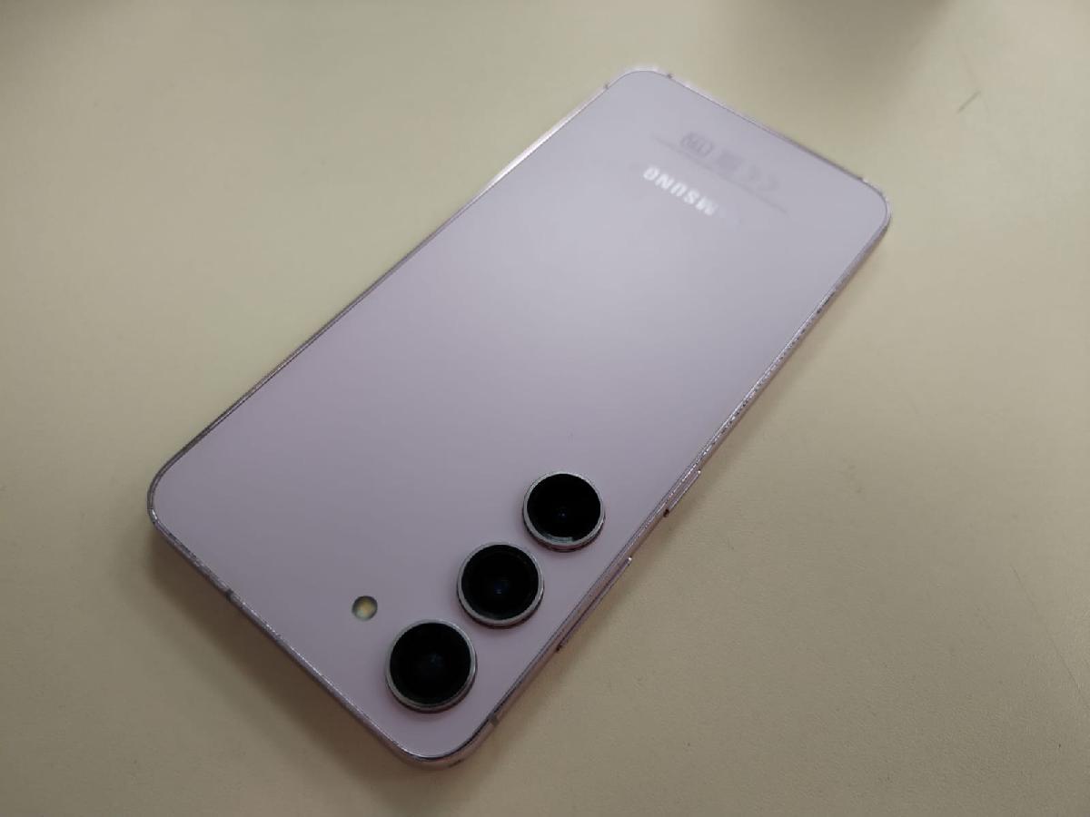 Смартфон Samsung Galaxy S23 8/256