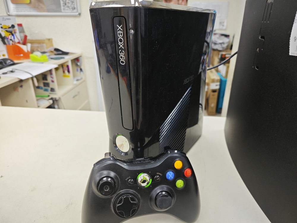 Игровая приставка Xbox 360 S