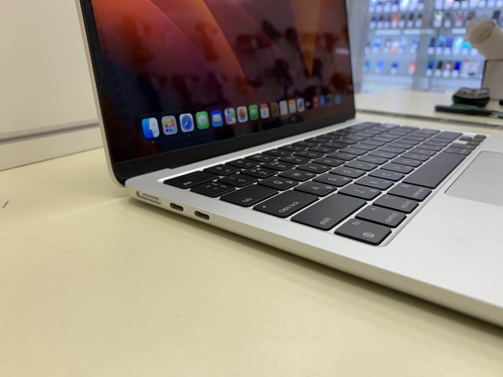 Ноутбук Apple Macbook Air M2 2022 8/256
