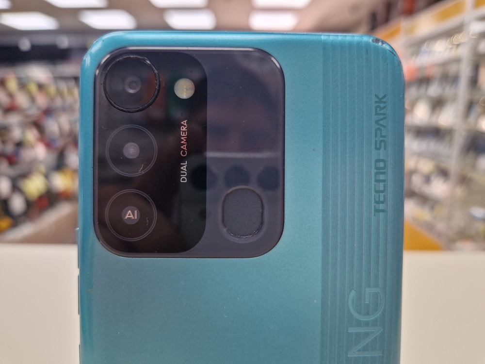 Смартфон Tecno Spark 8C 4/64