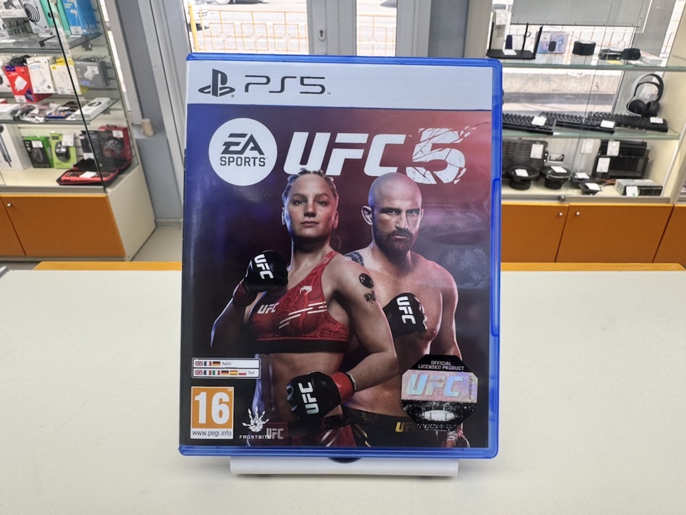 Игра Playstation 5 UFC5