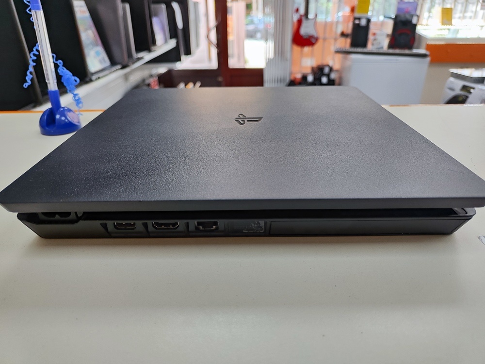 Игровая приставка PlayStation 4 1Tb Игровая приставка PlayStation 4 1Tb