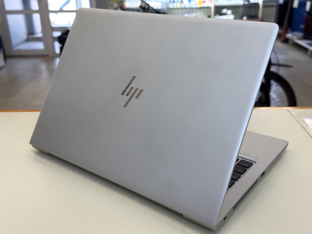 Ноутбук HP; Core i5-8365U, Intel UHD Graphics 620, 8 Гб, 240 Гб, Нет