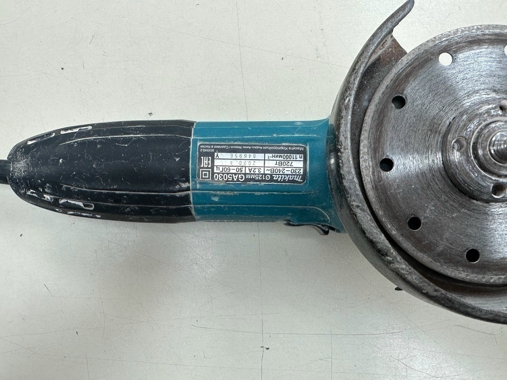Угловая шлифмашина Makita GA5030