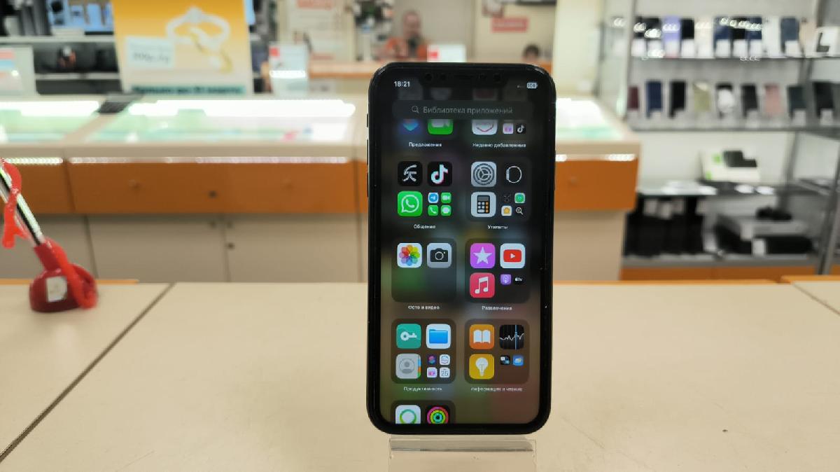 Смартфон Apple iPhone Xr 64Gb - купить недорого в Волгограде | Сеть  магазинов-дисконтов «Золотой Стандарт»