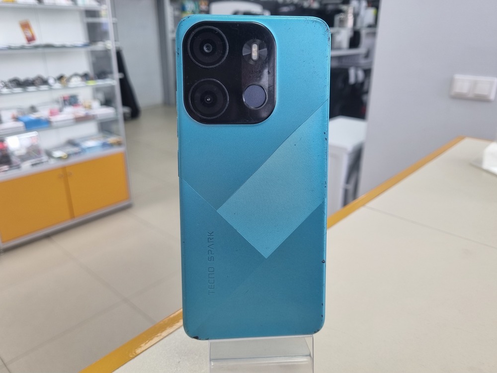 Смартфон Tecno Spark Go 2023 4/64