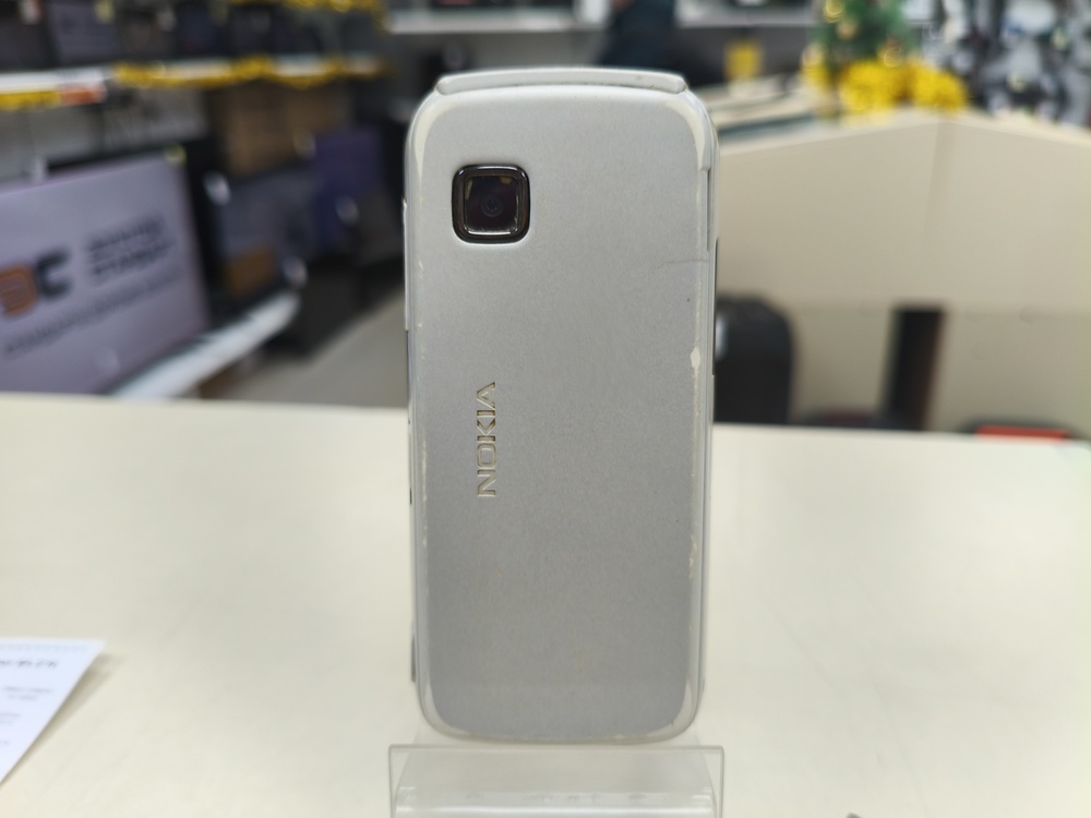 Мобильный телефон Nokia 130