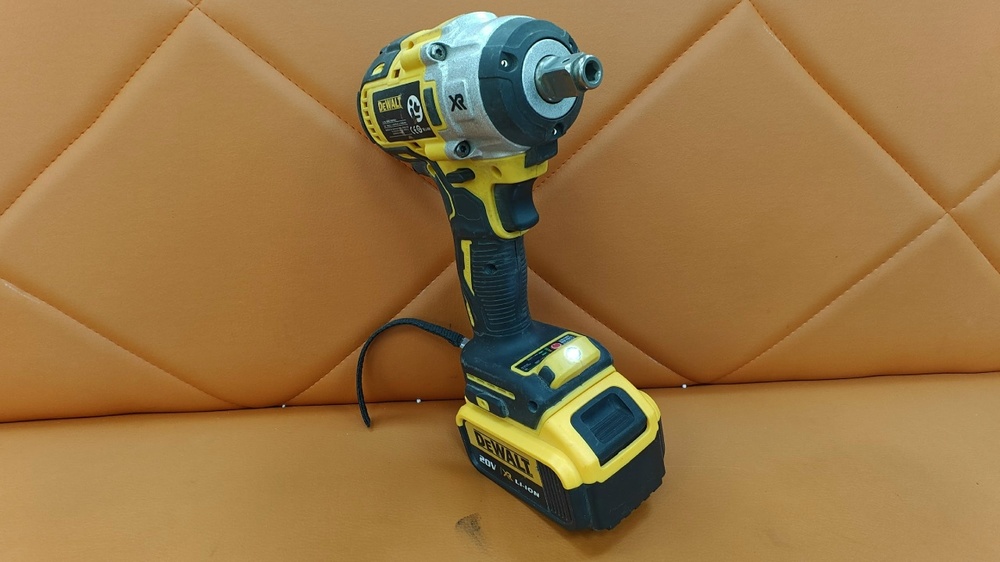 Гайковерт Dewalt DCF880N