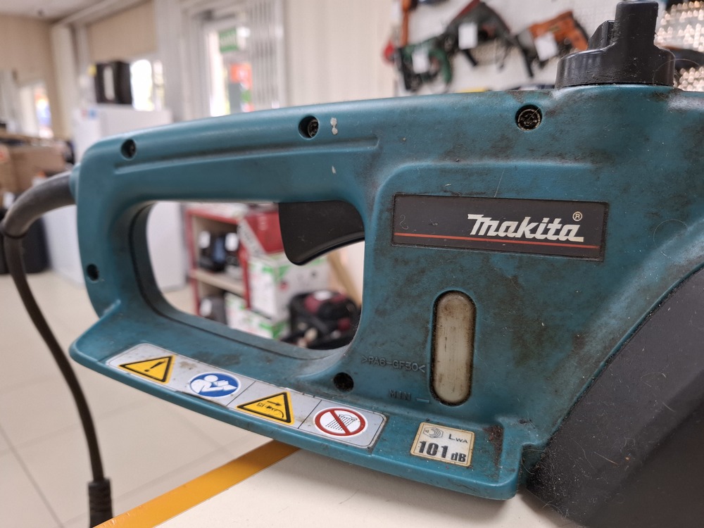 Электропила Makita UC3510A