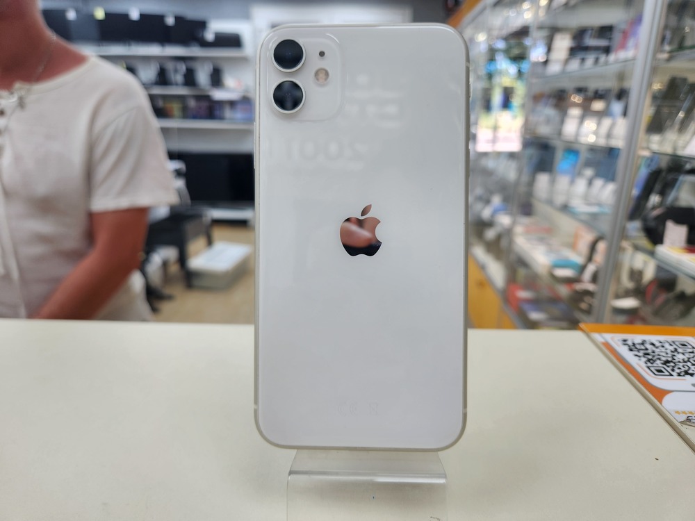 Смартфон Apple iPhone 11 64Gb