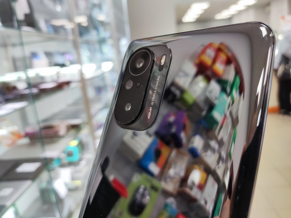 Смартфон Xiaomi Poco F3 8/256