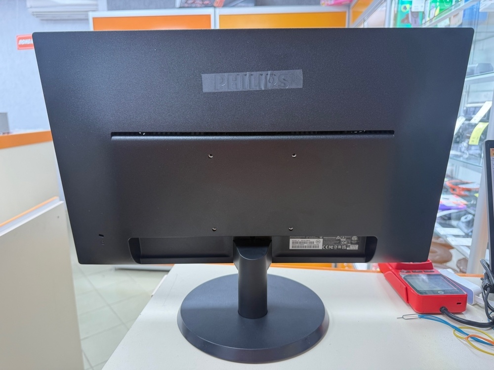 Монитор Philips 223V5L