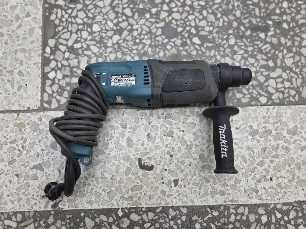 Перфоратор Makita HR2470