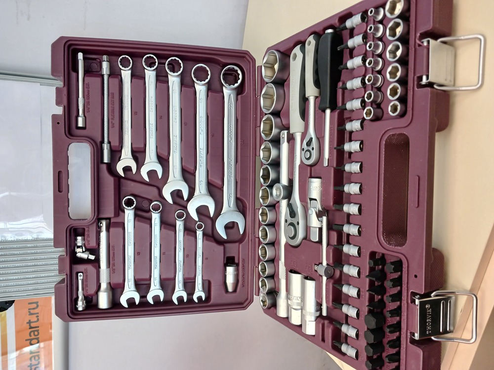 Набор инструментов Thorvik UTS0082