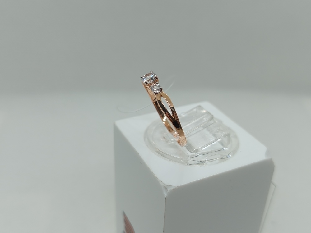 КОЛЬЦО С КАМНЯМИ (Au 585)