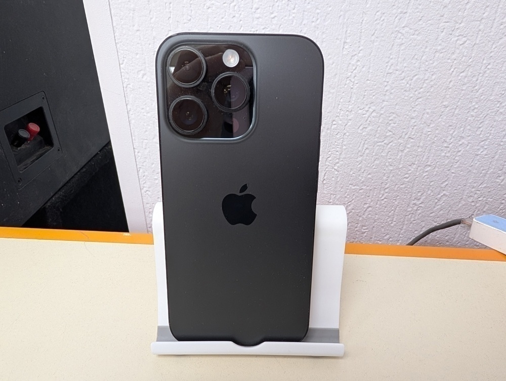 Смартфон Apple Iphone 16 Pro 128Gb