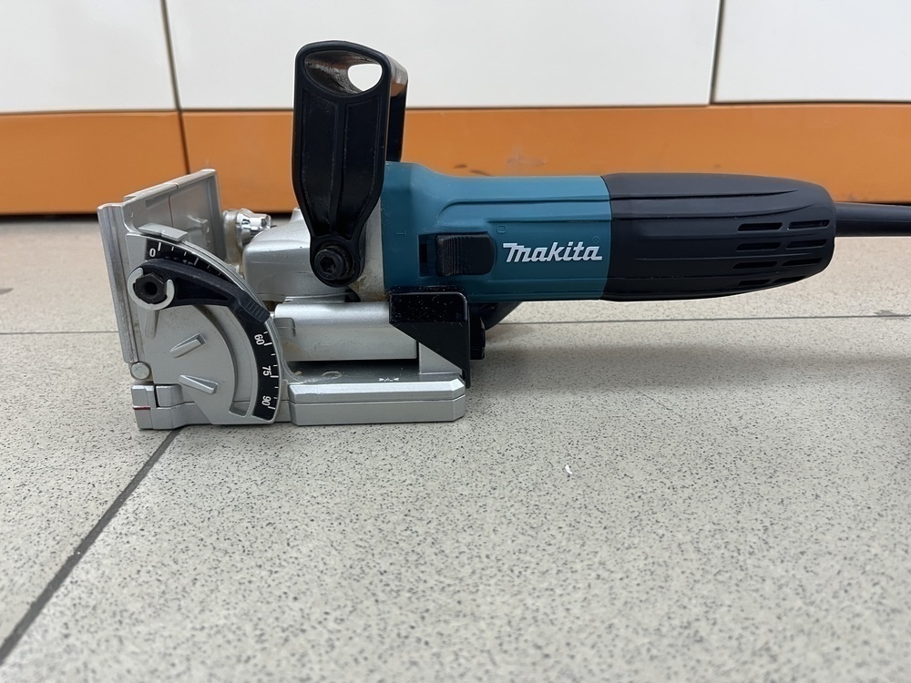 Фрезер Makita PJ7000