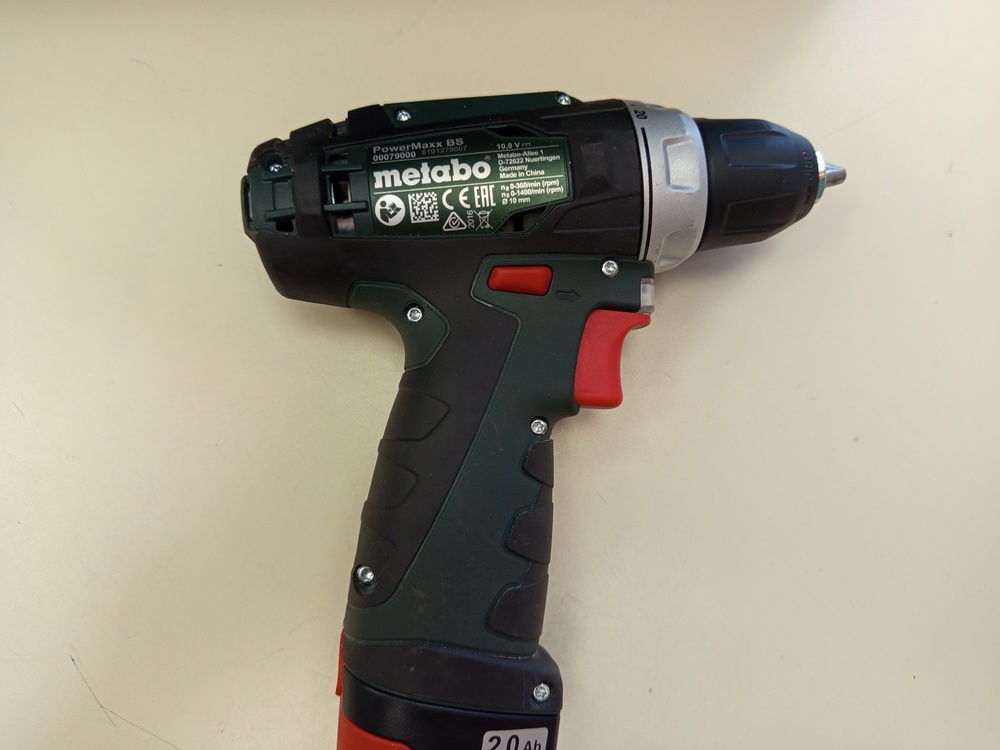 Шуруповерт Metabo POWERMAXX BS +LC40