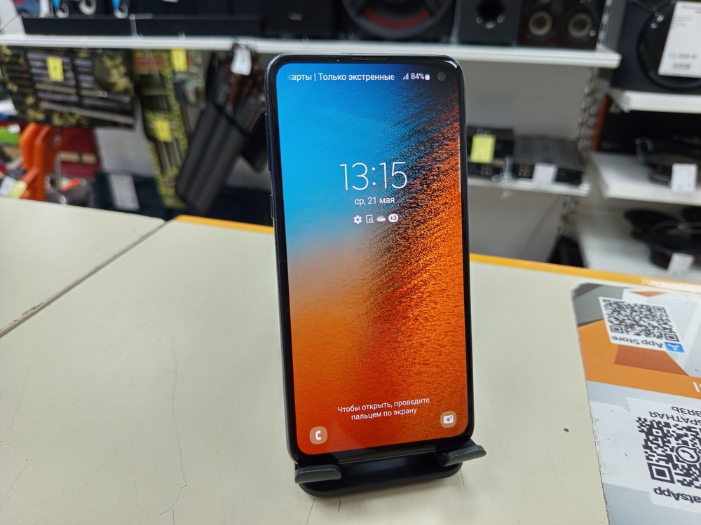 Смартфон Samsung Galaxy S10e 6/128
